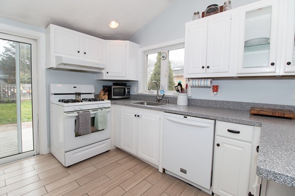 80 Donald Road Marshfield, MA 02050 - Photo 8 of 26 Gallery Image 8