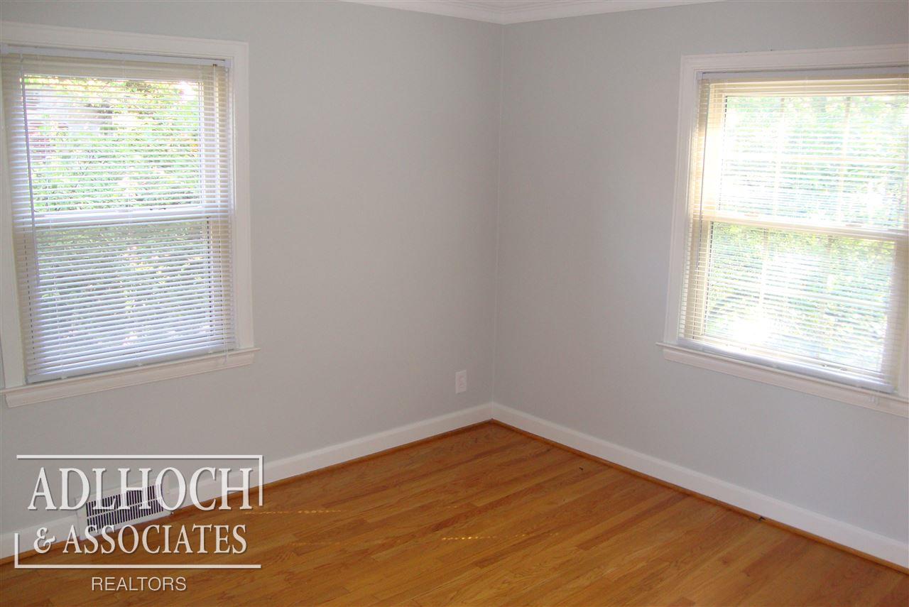 597 Neff Road Grosse Pointe, MI 48230 - Photo 12 of 13 31297737-11.JPG
