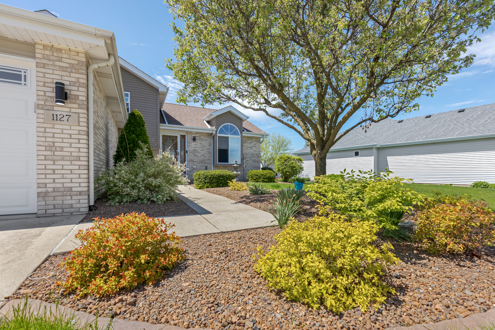 1127 Ogden Road New Lenox, IL 60451 - Photo 3 of 37 Gallery Image 3