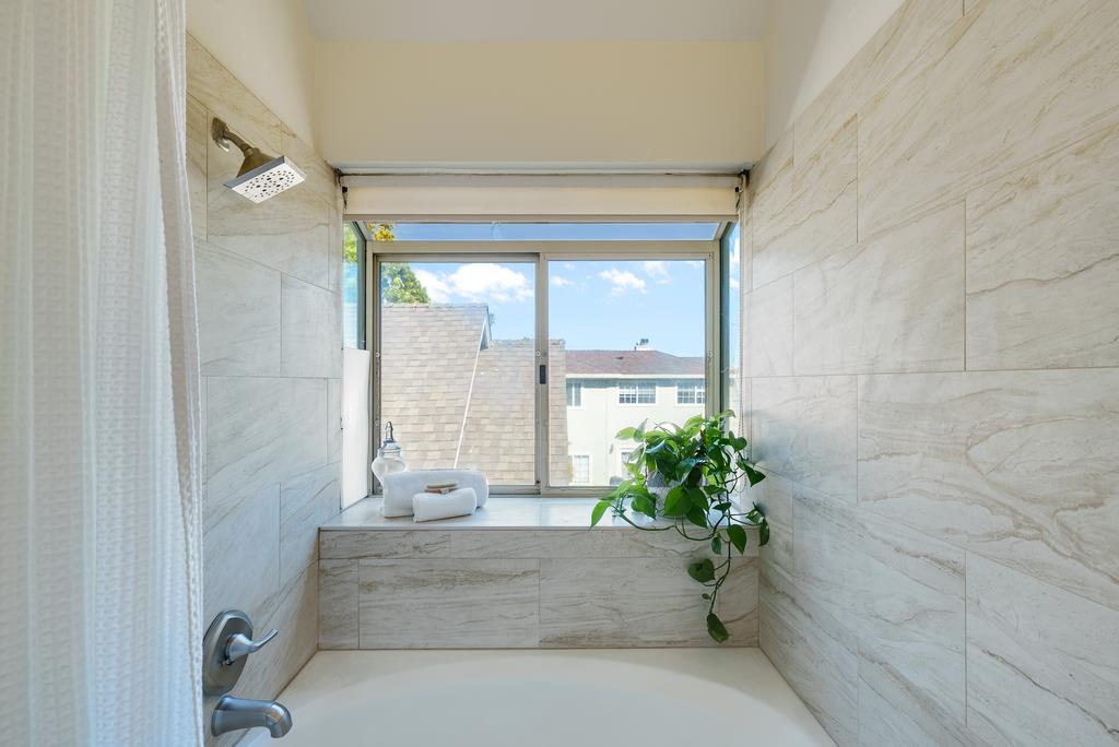 918 3rd Street, Unit A Santa Cruz, CA 95060 - Photo 33 of 43 a view of bath room