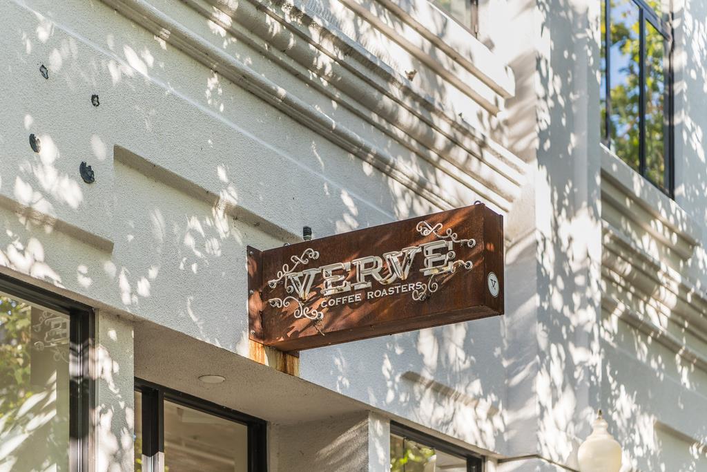 918 3rd Street, Unit A Santa Cruz, CA 95060 - Photo 42 of 43 a close up of a street sign