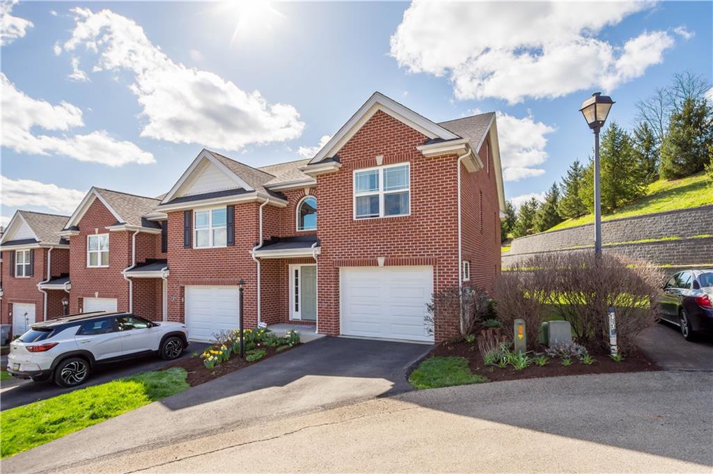 121 Anderson Station Venetia, PA 15367 - Photo 2 of 28