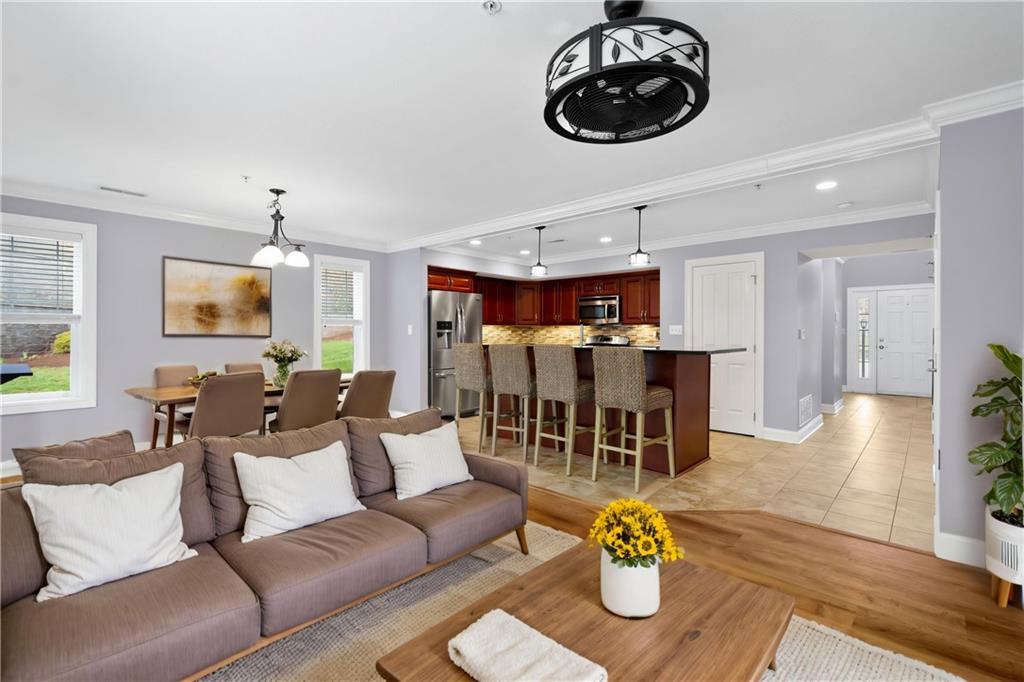 121 Anderson Station Venetia, PA 15367 - Photo 4 of 28