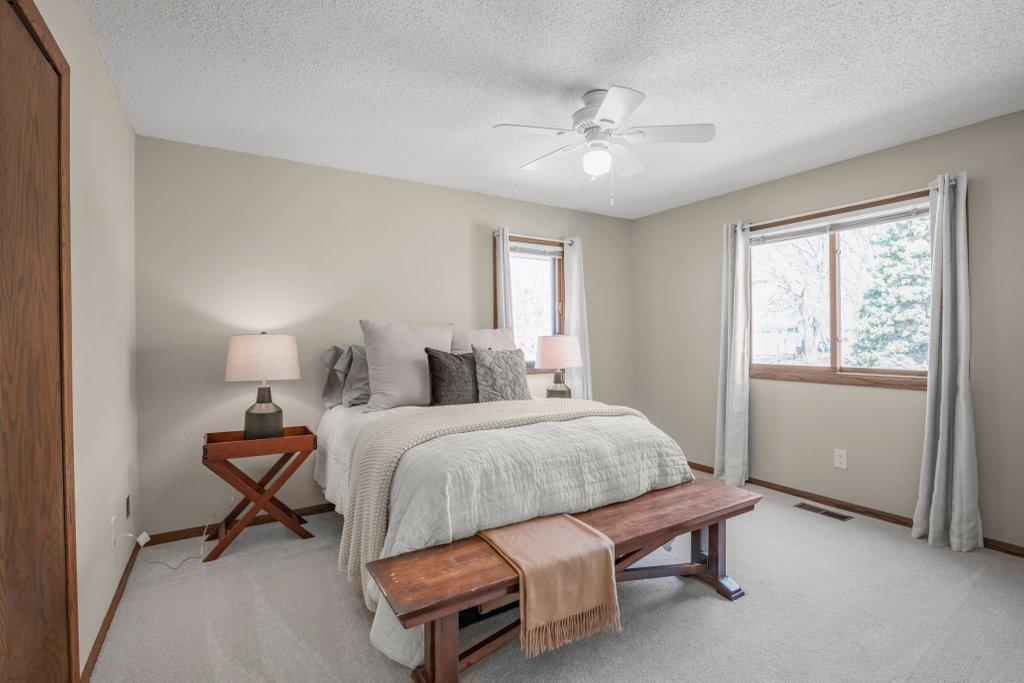 6677 Countryside Drive Eden Prairie, MN 55346 - Photo 11 of 36