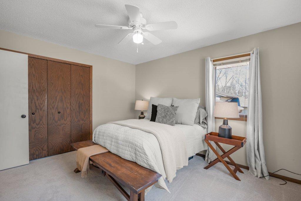 6677 Countryside Drive Eden Prairie, MN 55346 - Photo 12 of 36