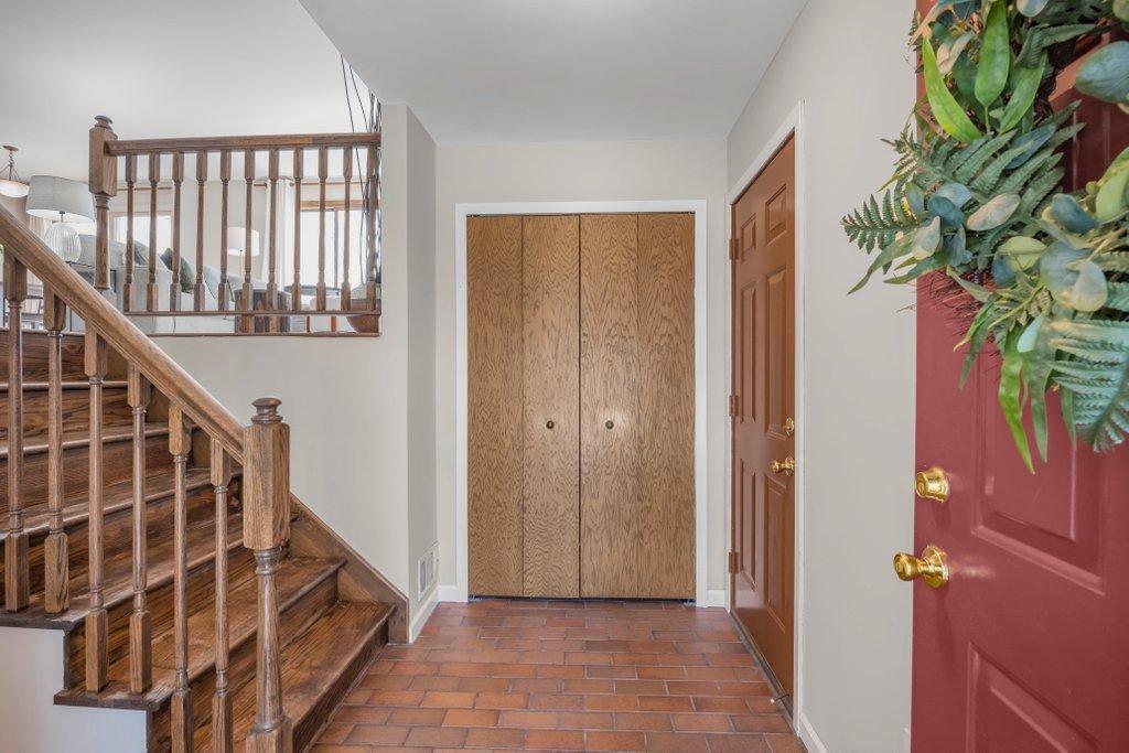 6677 Countryside Drive Eden Prairie, MN 55346 - Photo 16 of 36