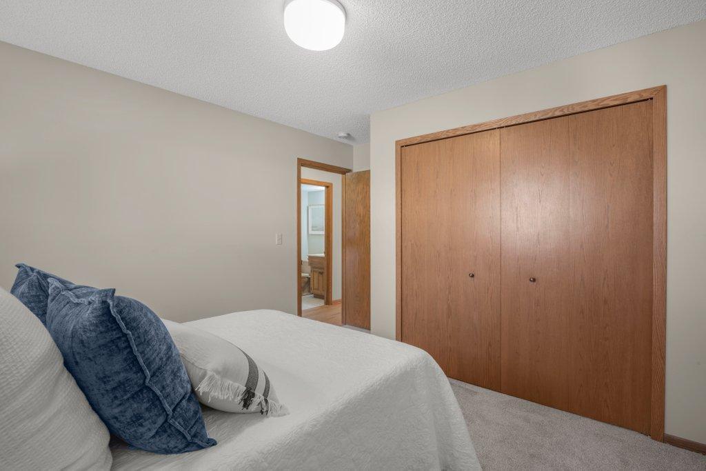 6677 Countryside Drive Eden Prairie, MN 55346 - Photo 22 of 36