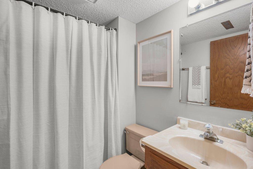 6677 Countryside Drive Eden Prairie, MN 55346 - Photo 25 of 36