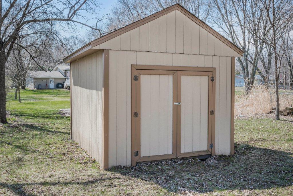 6677 Countryside Drive Eden Prairie, MN 55346 - Photo 32 of 36