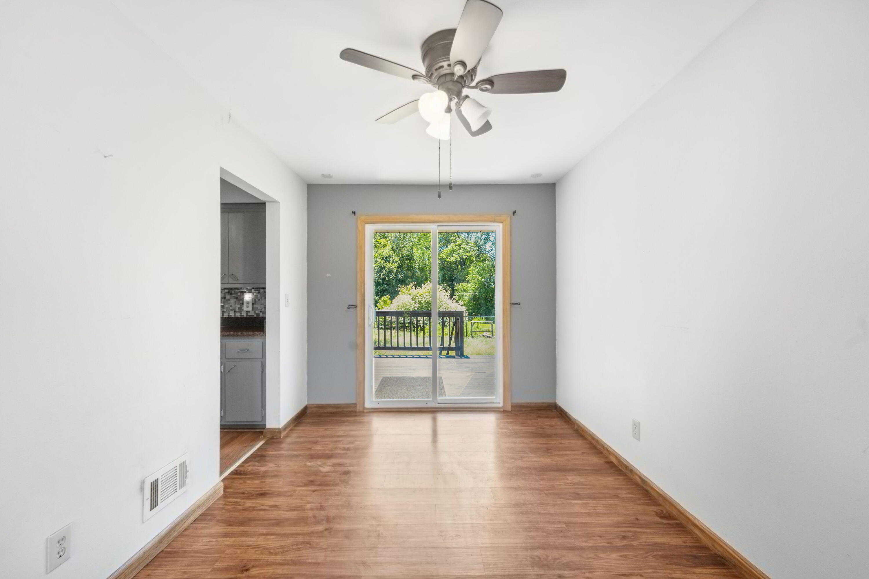 11801 West Appleton Avenue Milwaukee, WI 53224 - Photo 6 of 26 Dining room