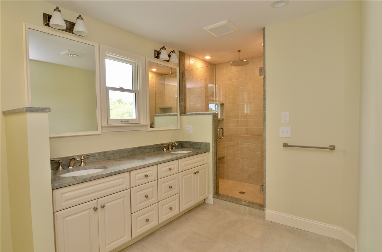 237 Sutton Road New London, NH 03257 - Photo 10 of 15 Gallery Image 10