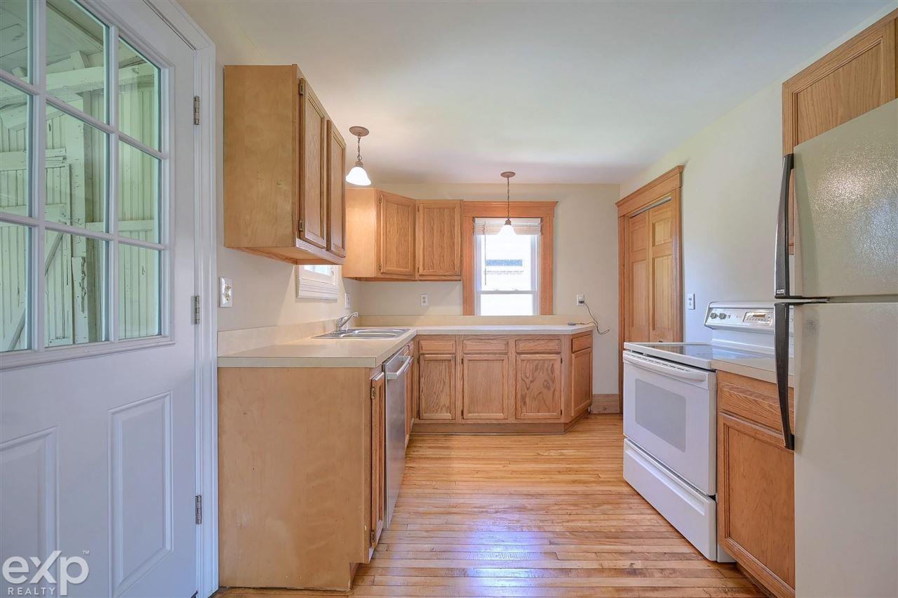 529 Madison Avenue Rochester, MI 48307 - Photo 8 of 22 50073516-7.JPG