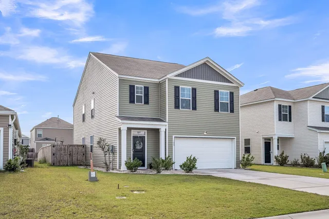 $389,000 | 108 Holly Leaf Lane, Summerville, SC 29486