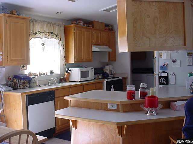 141 Platinum Pointe Way Reno, NV 89506 - Photo 3 of 8 Photo 3