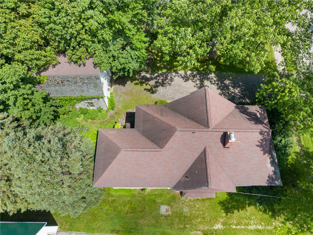 4007 Ridge Road Williamson, NY 14589 - Photo 2 of 34 A view of the roof
