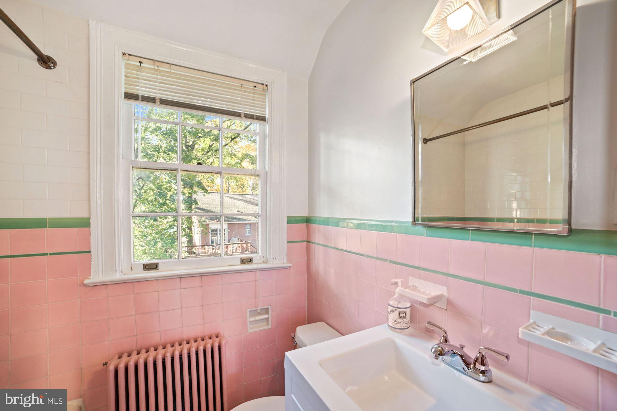 9 Hilltop Road Silver Spring, MD 20910 - Photo 16 of 47