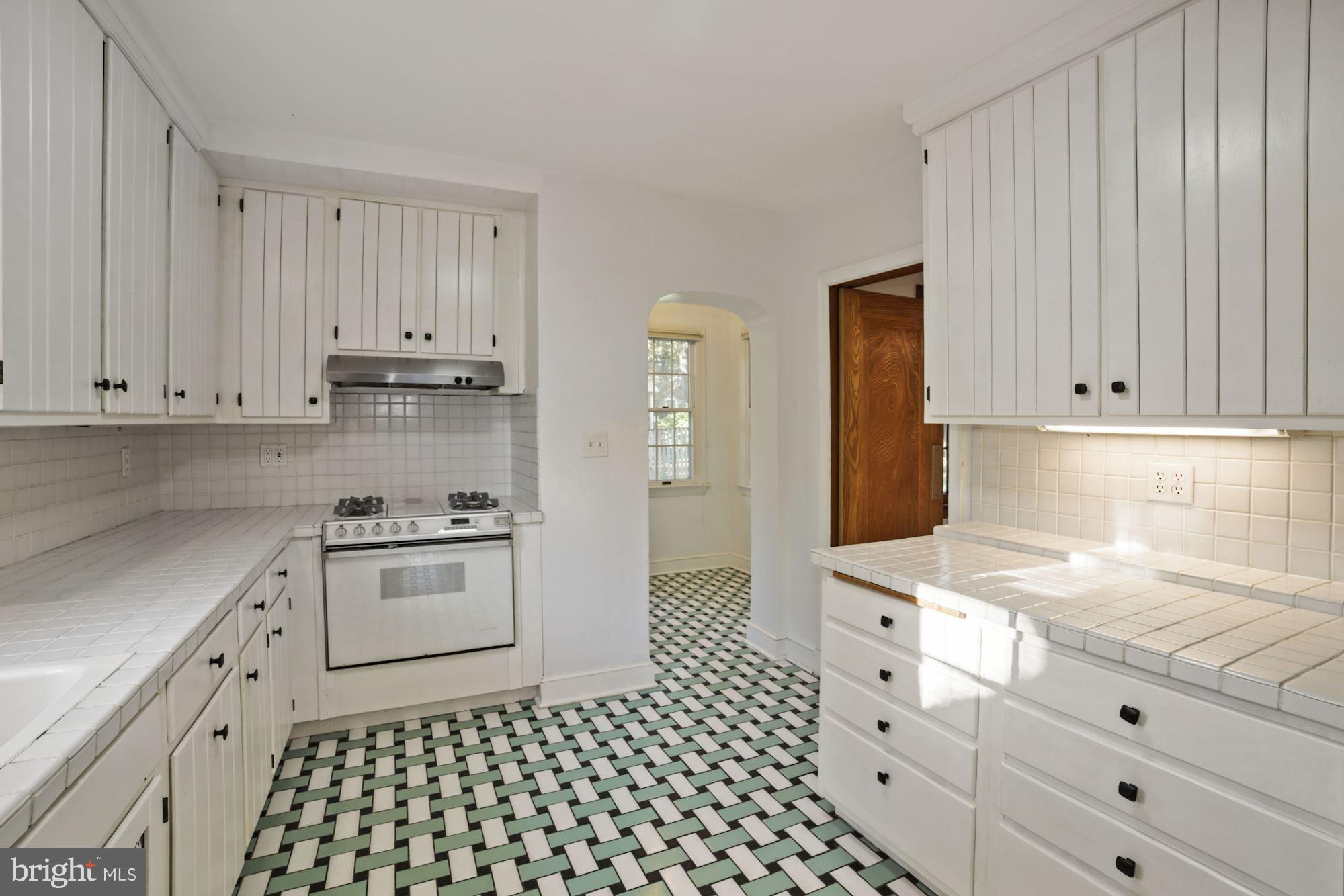 9 Hilltop Road Silver Spring, MD 20910 - Photo 29 of 47