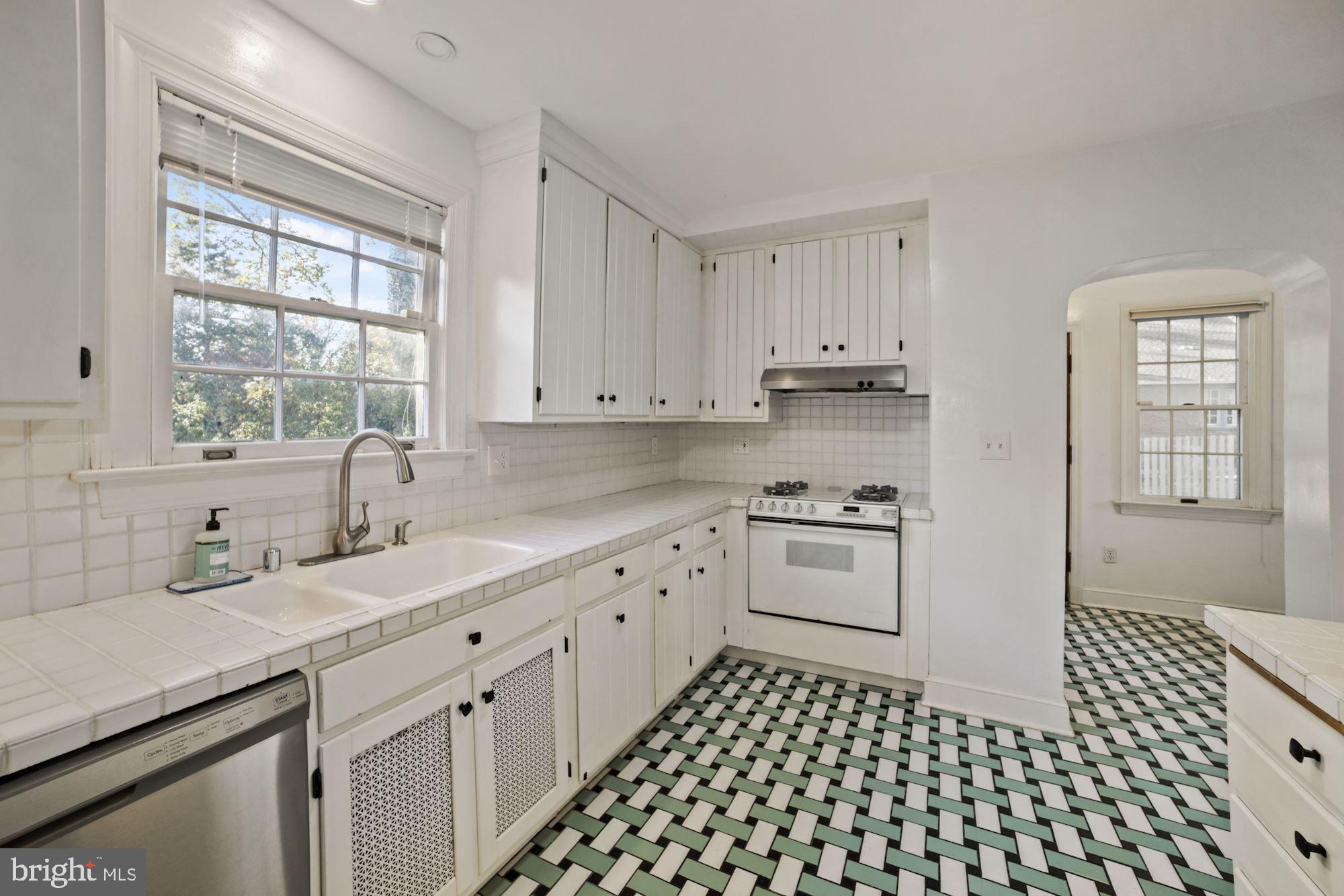 9 Hilltop Road Silver Spring, MD 20910 - Photo 30 of 47