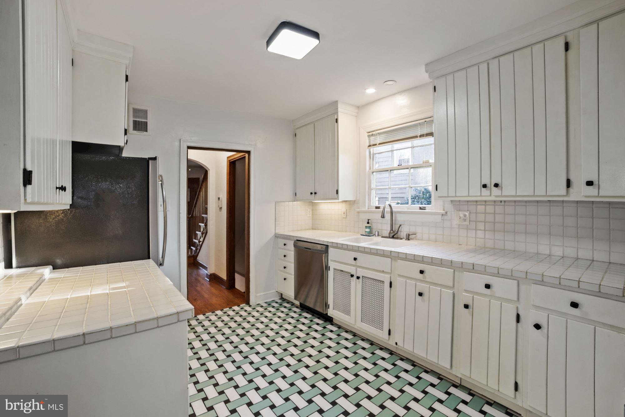 9 Hilltop Road Silver Spring, MD 20910 - Photo 31 of 47