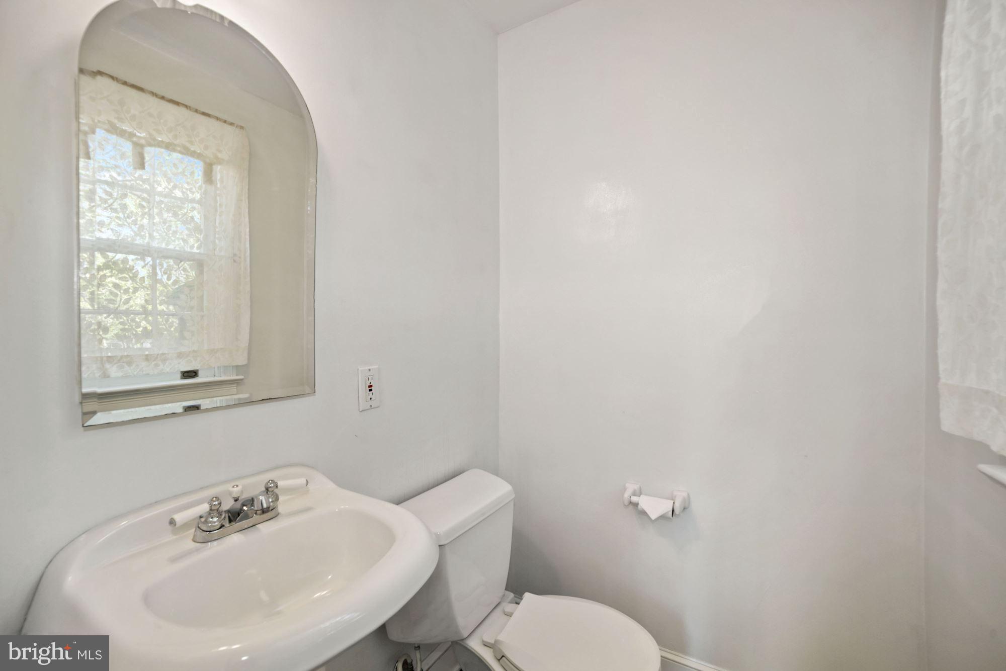 9 Hilltop Road Silver Spring, MD 20910 - Photo 32 of 47