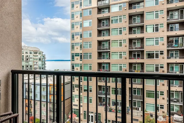 $1,995 | 2721 1st Avenue, Unit 604, Seattle, WA 98121