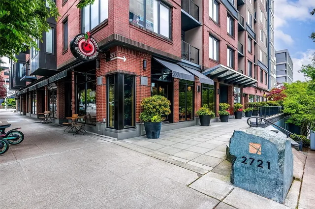 $1,995 | 2721 1st Avenue, Unit 604, Seattle, WA 98121