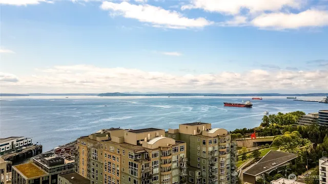 $1,995 | 2721 1st Avenue, Unit 604, Seattle, WA 98121