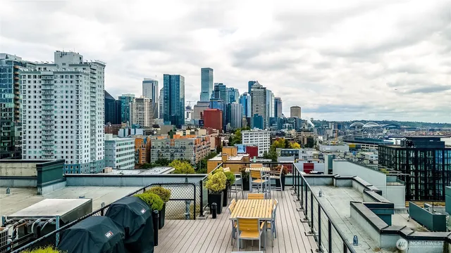 $1,995 | 2721 1st Avenue, Unit 604, Seattle, WA 98121