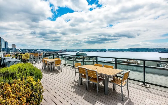 $1,995 | 2721 1st Avenue, Unit 604, Seattle, WA 98121