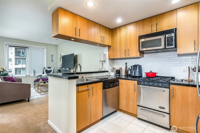 $1,995 | 2721 1st Avenue, Unit 604, Seattle, WA 98121