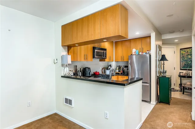 $1,995 | 2721 1st Avenue, Unit 604, Seattle, WA 98121