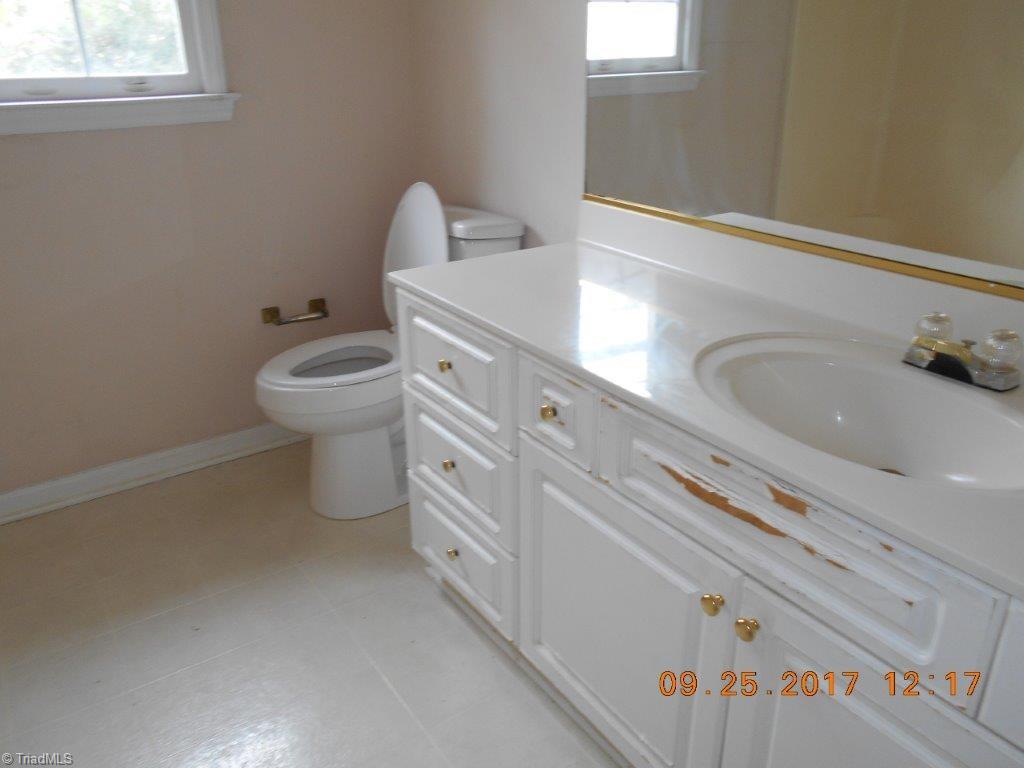 6906 Bridgewood Road Clemmons, NC 27012 - Photo 16 of 30 Gallery Image 16