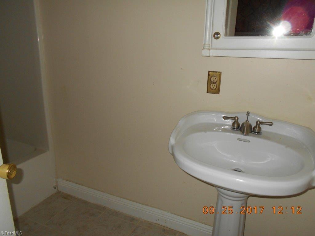 6906 Bridgewood Road Clemmons, NC 27012 - Photo 21 of 30 Gallery Image 21