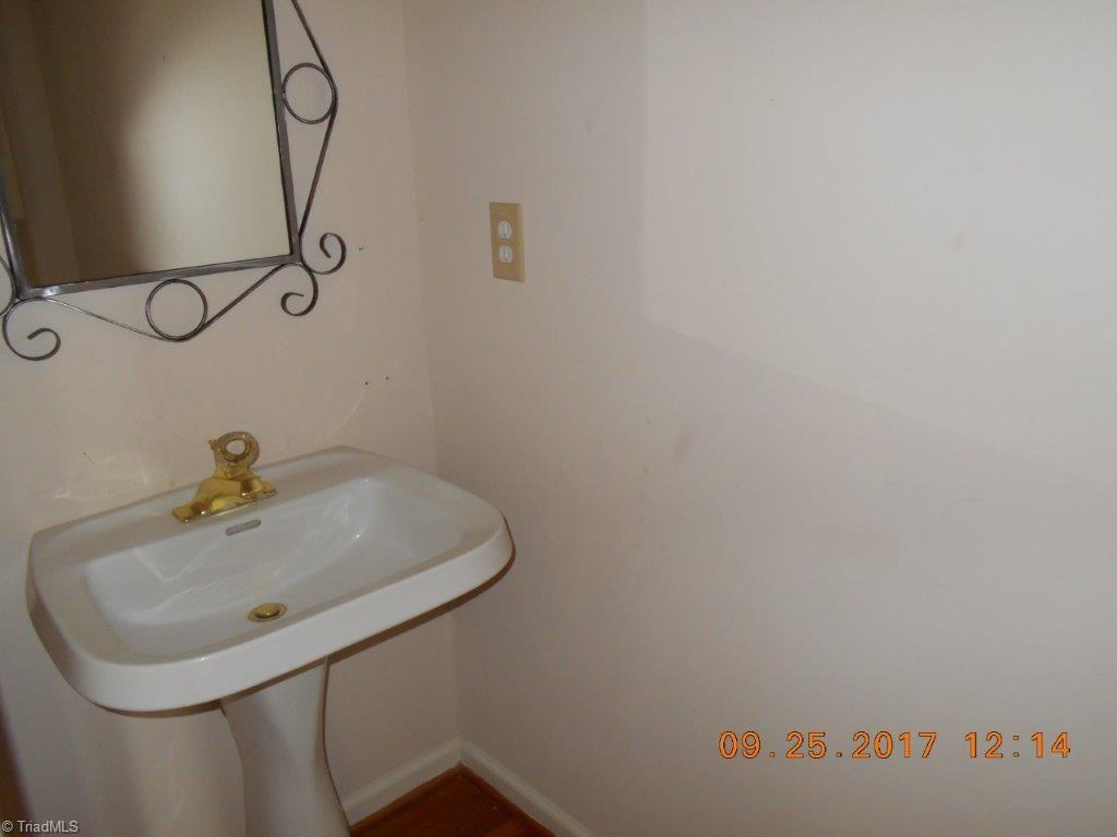 6906 Bridgewood Road Clemmons, NC 27012 - Photo 8 of 30 Gallery Image 8