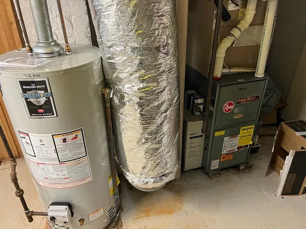 $1,800 | 658 Old West Central Street, Franklin, MA 02038