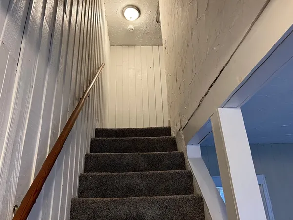 $1,800 | 658 Old West Central Street, Franklin, MA 02038