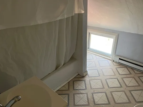 $1,800 | 658 Old West Central Street, Franklin, MA 02038