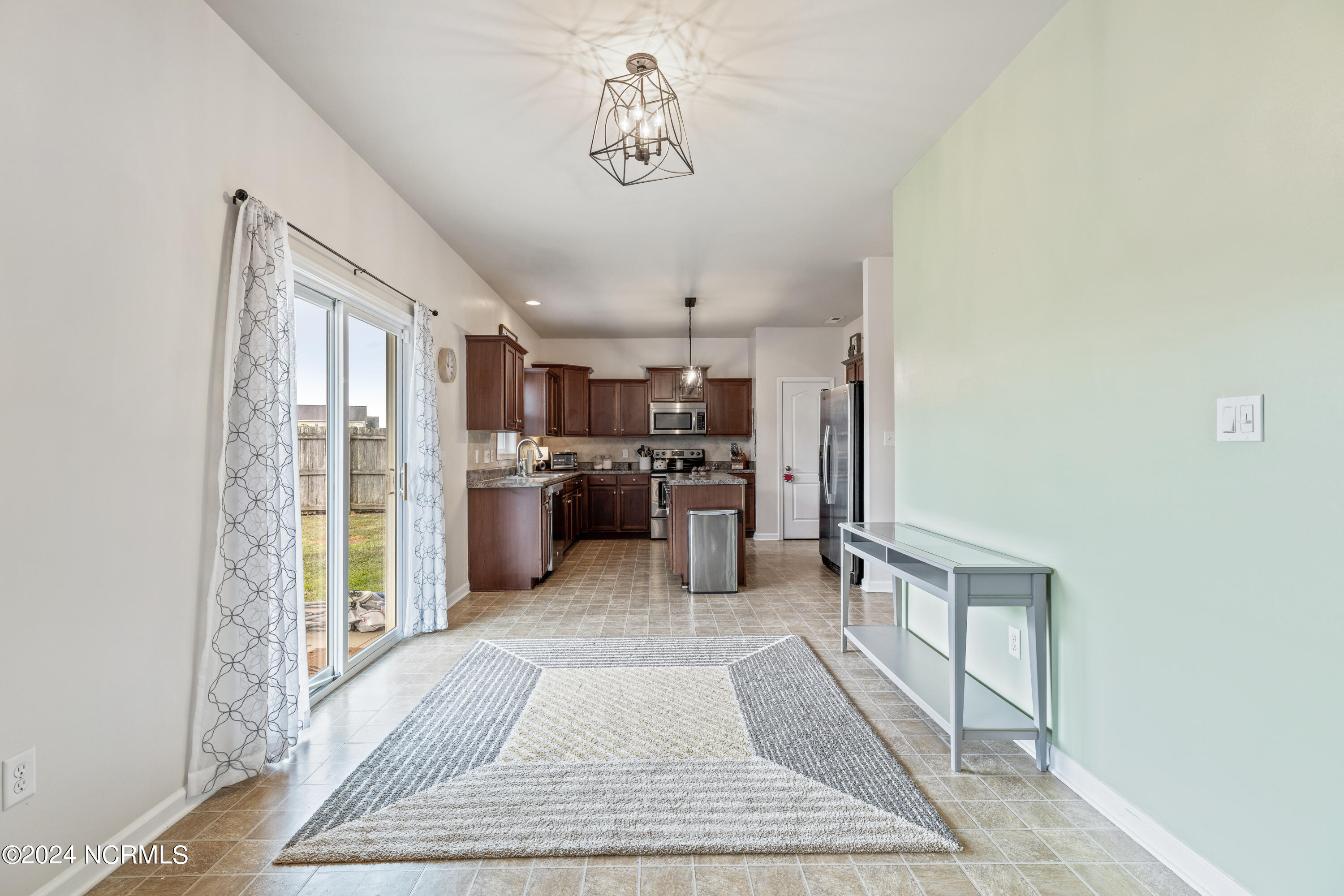 326 Kingston Road Jacksonville, NC 28546 - Photo 27 of 69 326 Kingston Rd - Eat In Kitchen