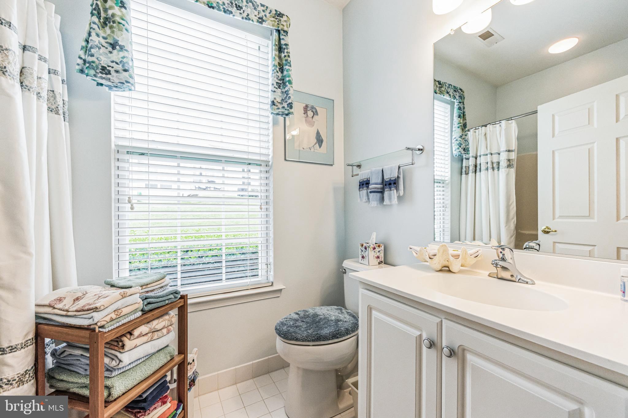 1612 Boxwood Road Garnet Valley, PA 19060 - Photo 28 of 33 Full Hall Bath