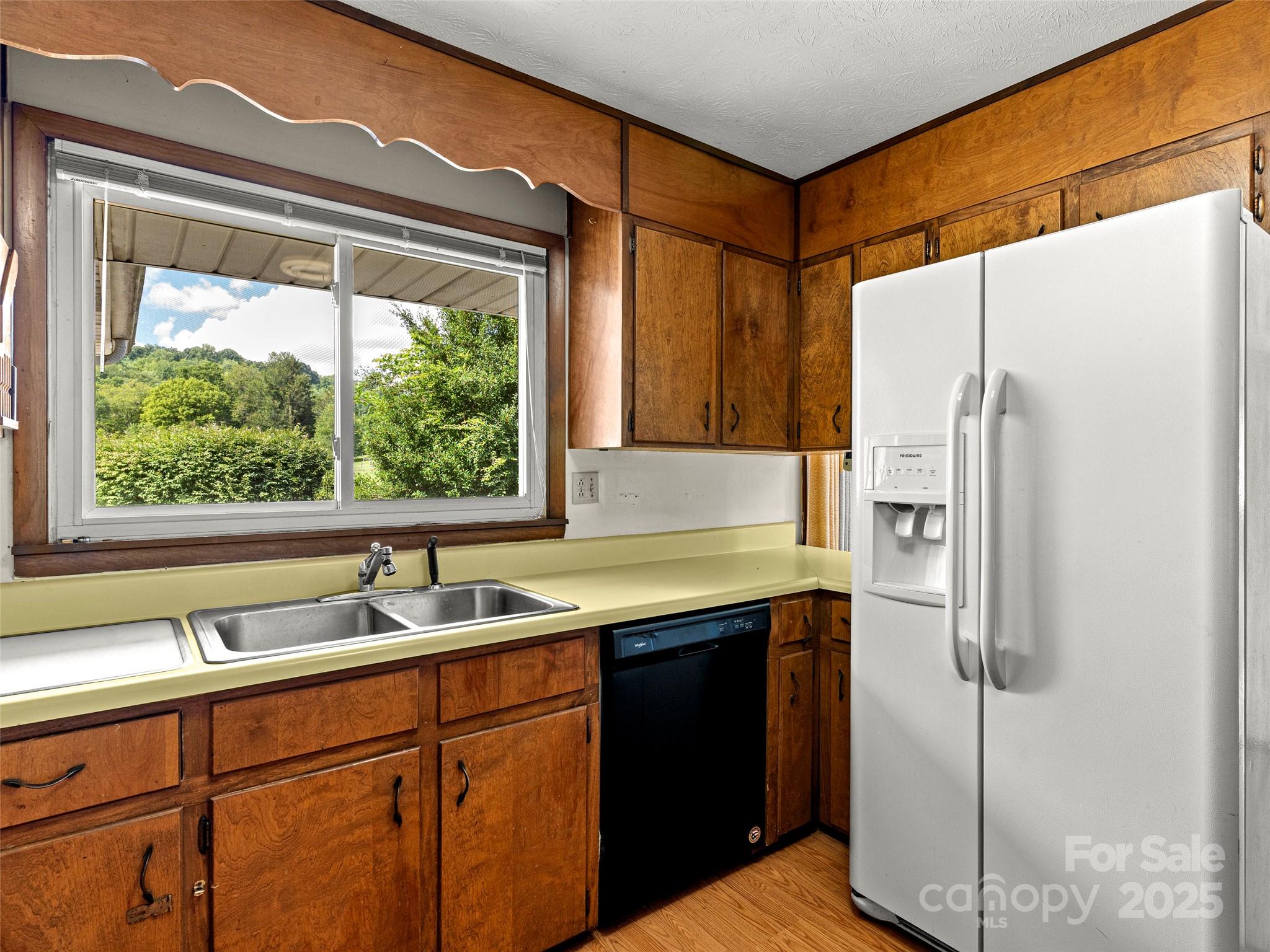 55 Dock Ratcliff Road Waynesville, NC 28786 - Photo 8 of 29 Gallery Image 8