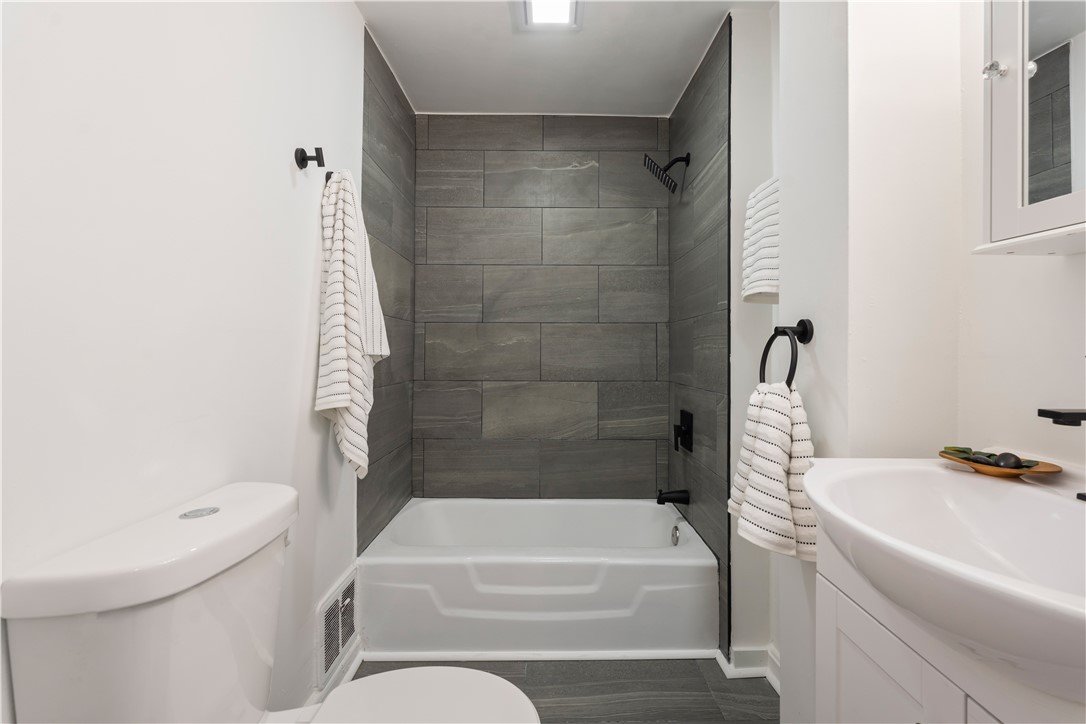 507 Ames Street Rochester, NY 14606 - Photo 13 of 37