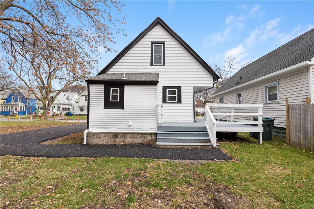 507 Ames Street Rochester, NY 14606 - Photo 3 of 37