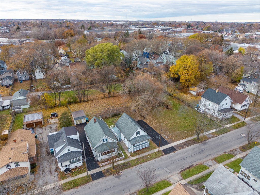 507 Ames Street Rochester, NY 14606 - Photo 4 of 37