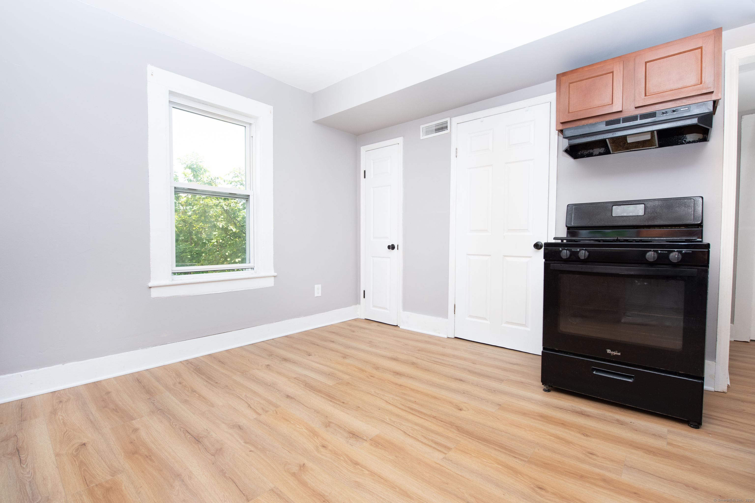 6 Crescent Street Ansonia, CT 06401 - Photo 6 of 25