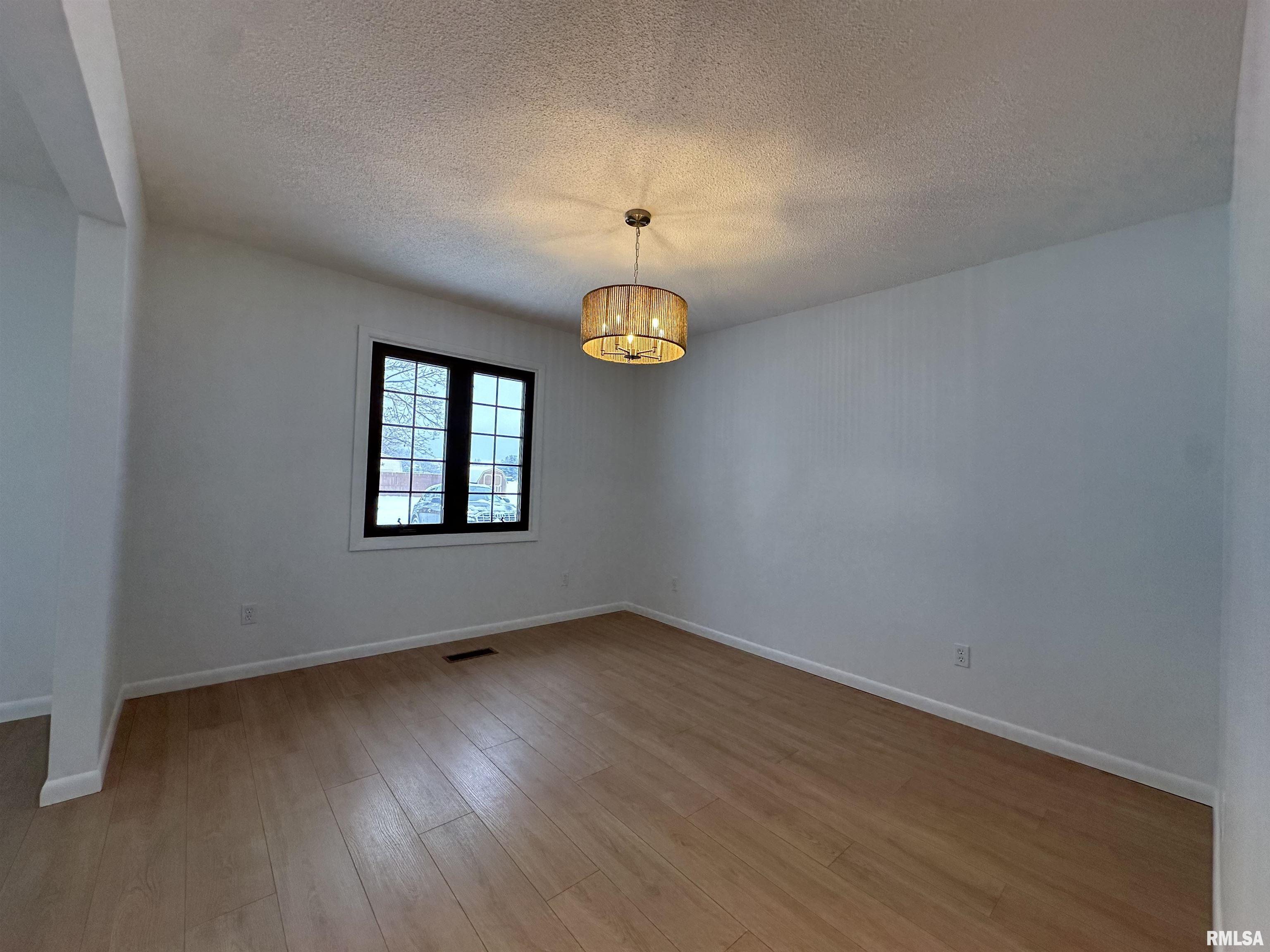 1823 South Madison Street Macomb, IL 61455 - Photo 5 of 22