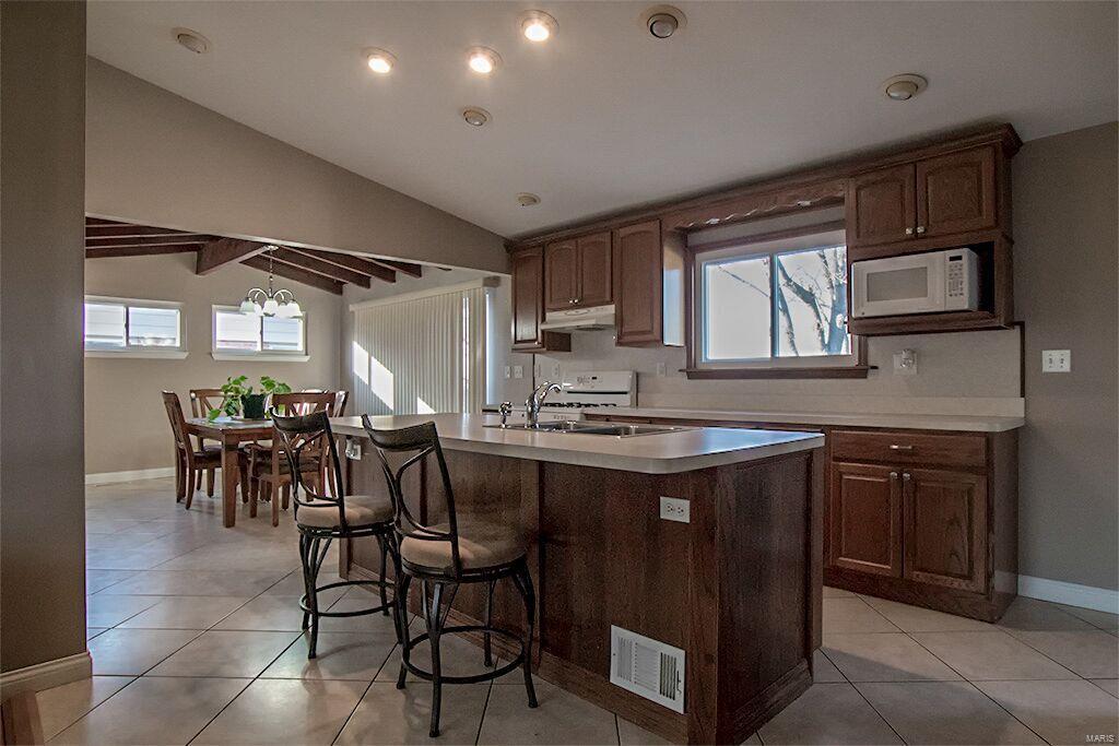 3721 Edwards Road St. Louis, MO 63125 - Photo 2 of 39 Gallery Image 2