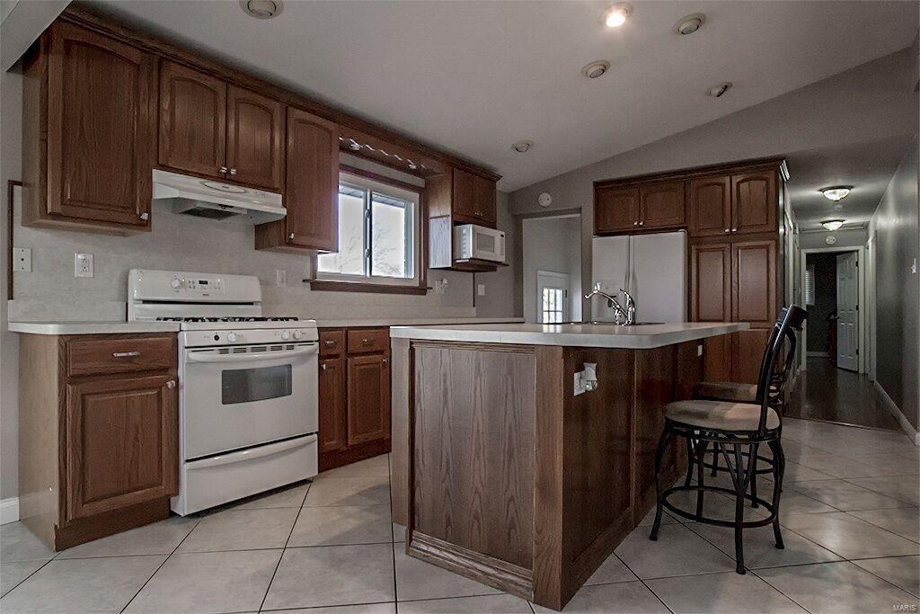 3721 Edwards Road St. Louis, MO 63125 - Photo 4 of 39 Gallery Image 4