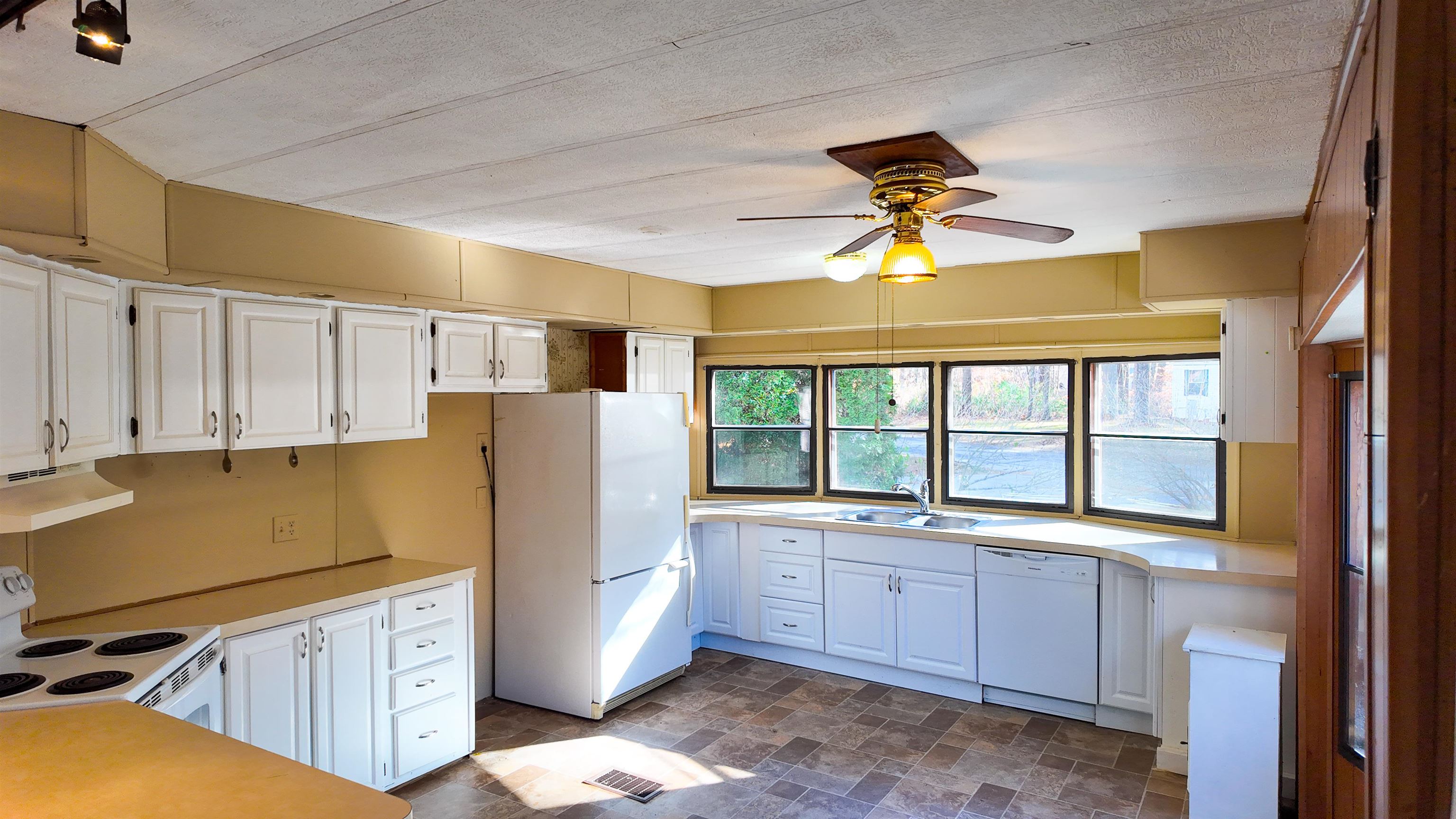 9 Wyman Road Deering, NH 03244 - Photo 3 of 24