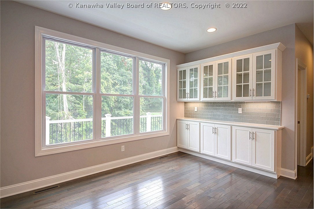 102 Fieldcrest Road Charleston, WV 25314 - Photo 11 of 30 Gallery Image 11