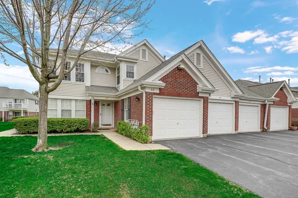 $250,000 | 62 Winding Run Lane, Unit 62, Streamwood, IL 60107